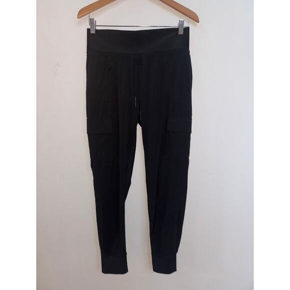 Athleta Cargo Jogger Black Activewear Workout Athleisure Travel Pants Size 2 - Picture 1 of 7